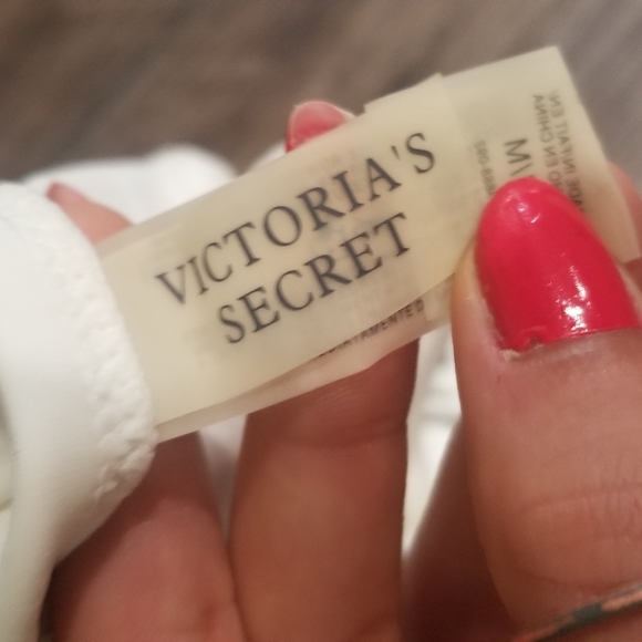 Victoria's secret bikini - Picture 3 of 3